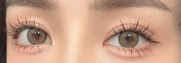 DeQi lanza pestañas finas, suaves y cómodas para un maquillaje de ojos natural mejorado